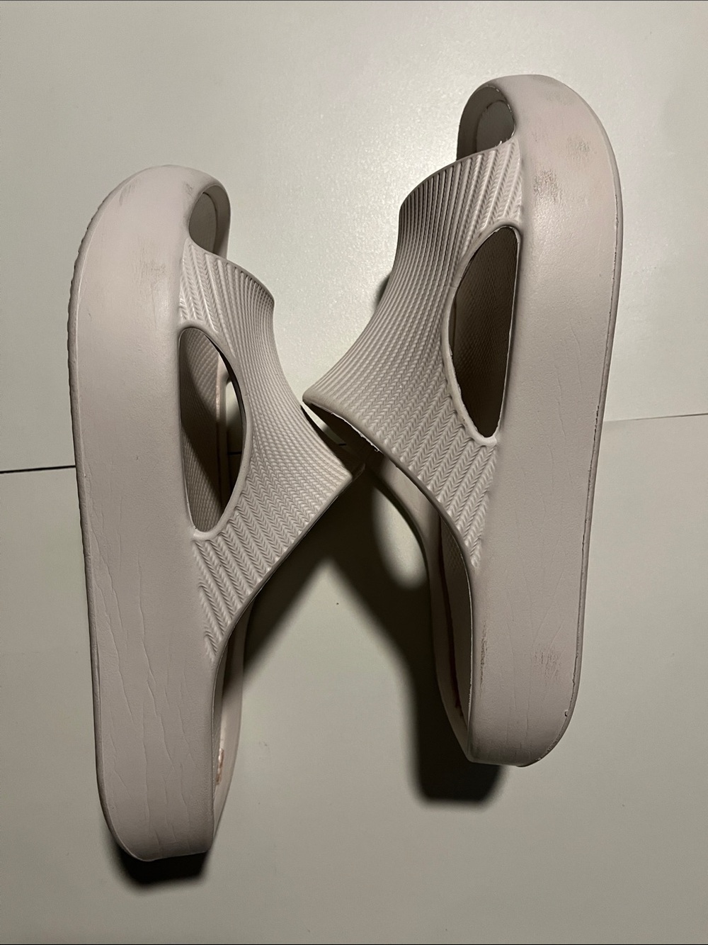 Calla Slides - Picture 2 of 4